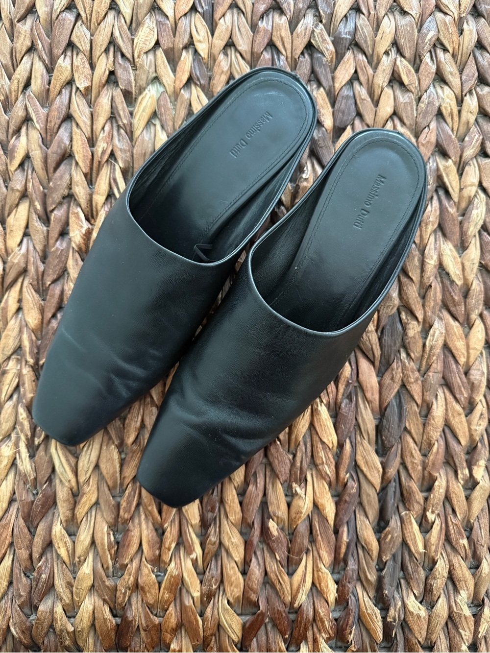 Massimo Dutti 2026 Black Leather Mules